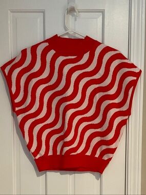 eesome Red and White Swirl Knit Top